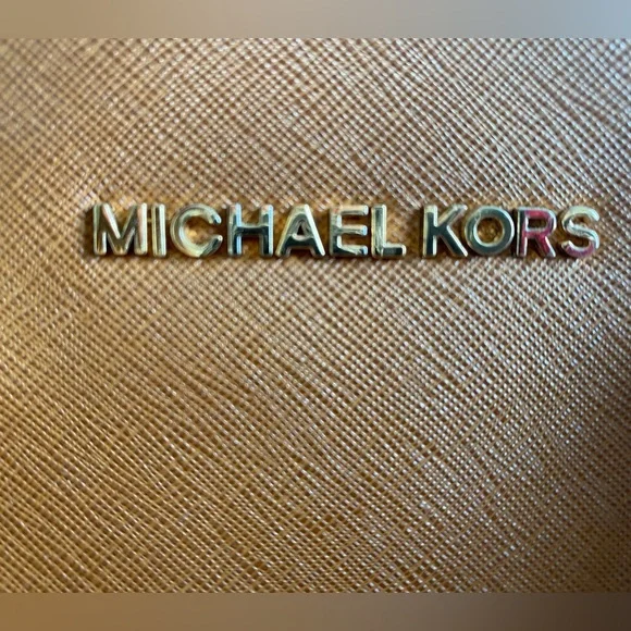 Michale Kors Purse - Picture 3 of 6